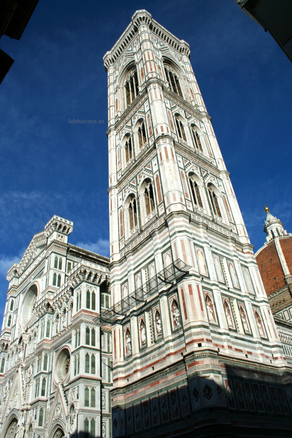 El Campanario de San Giovanni en Florencia, Italia.
