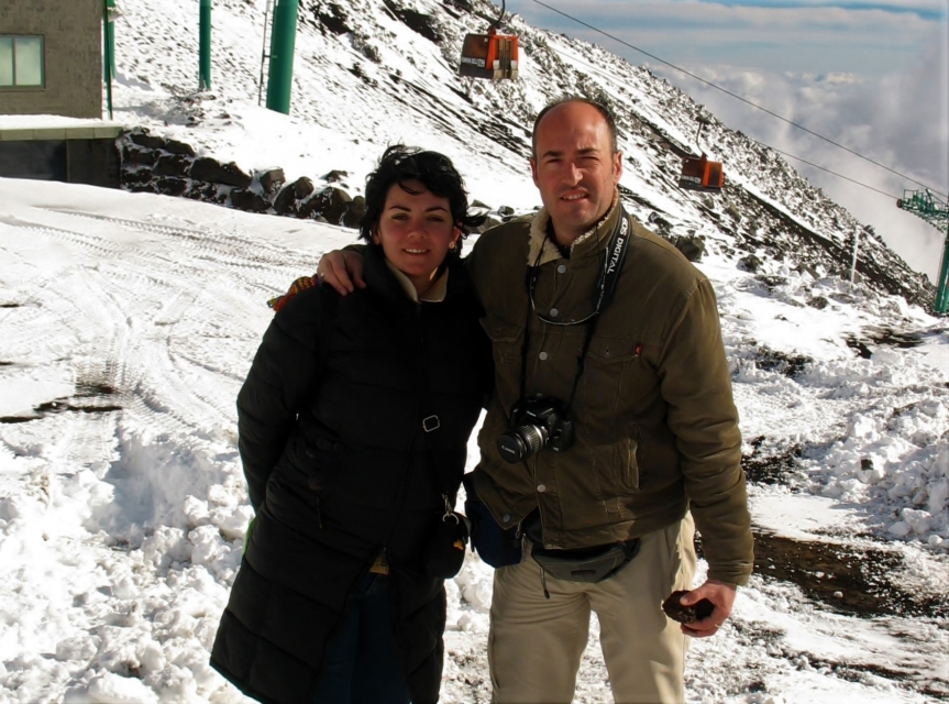 En el teleférico para subir a ver el volcán Etna, Sicilia.