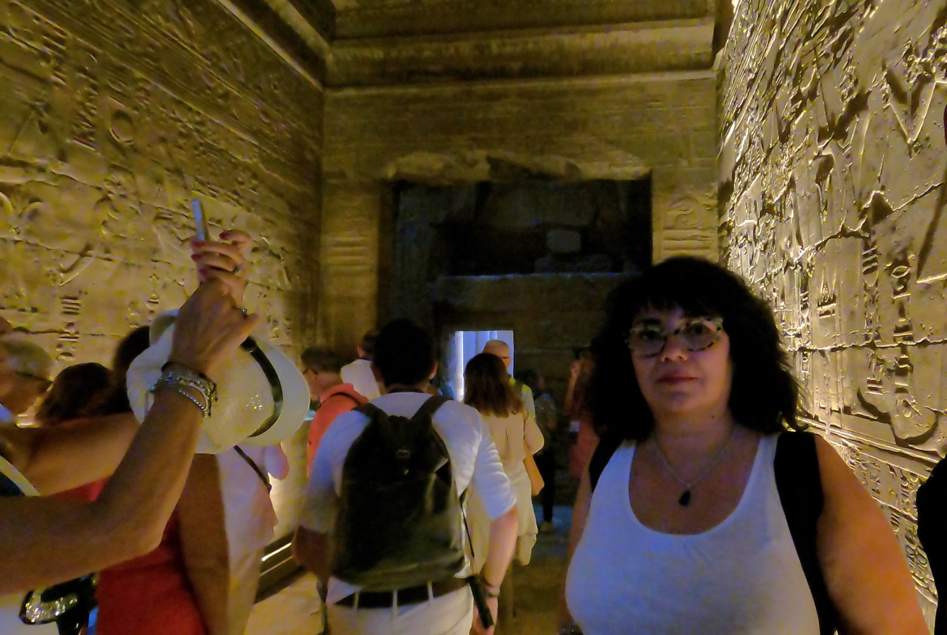 Dentro de la capilla construida por Alejandro Magno, en el templo de Lúxor.