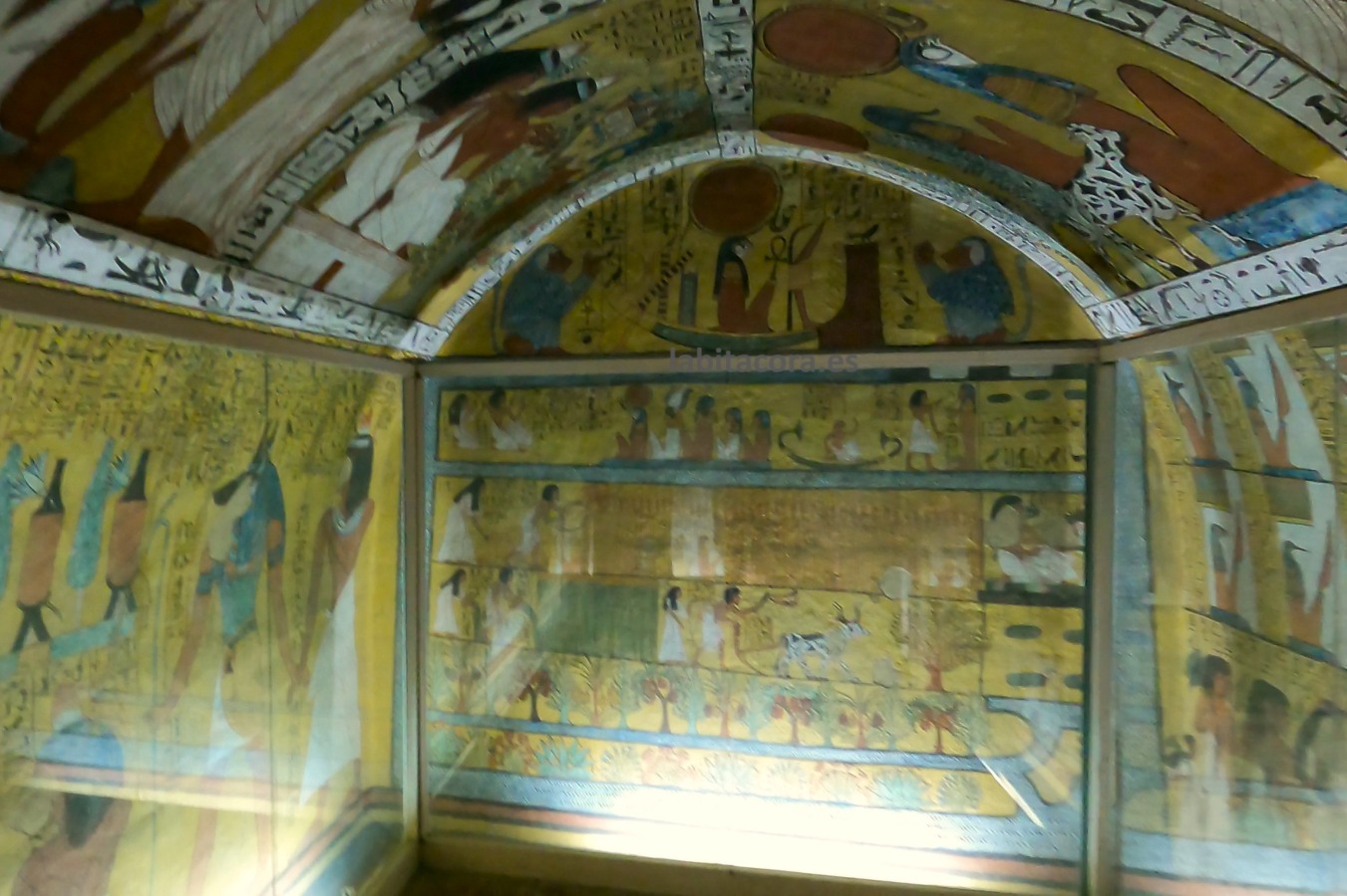 La sala mortuoria de la (TT 1) en Lúxor. Egipto