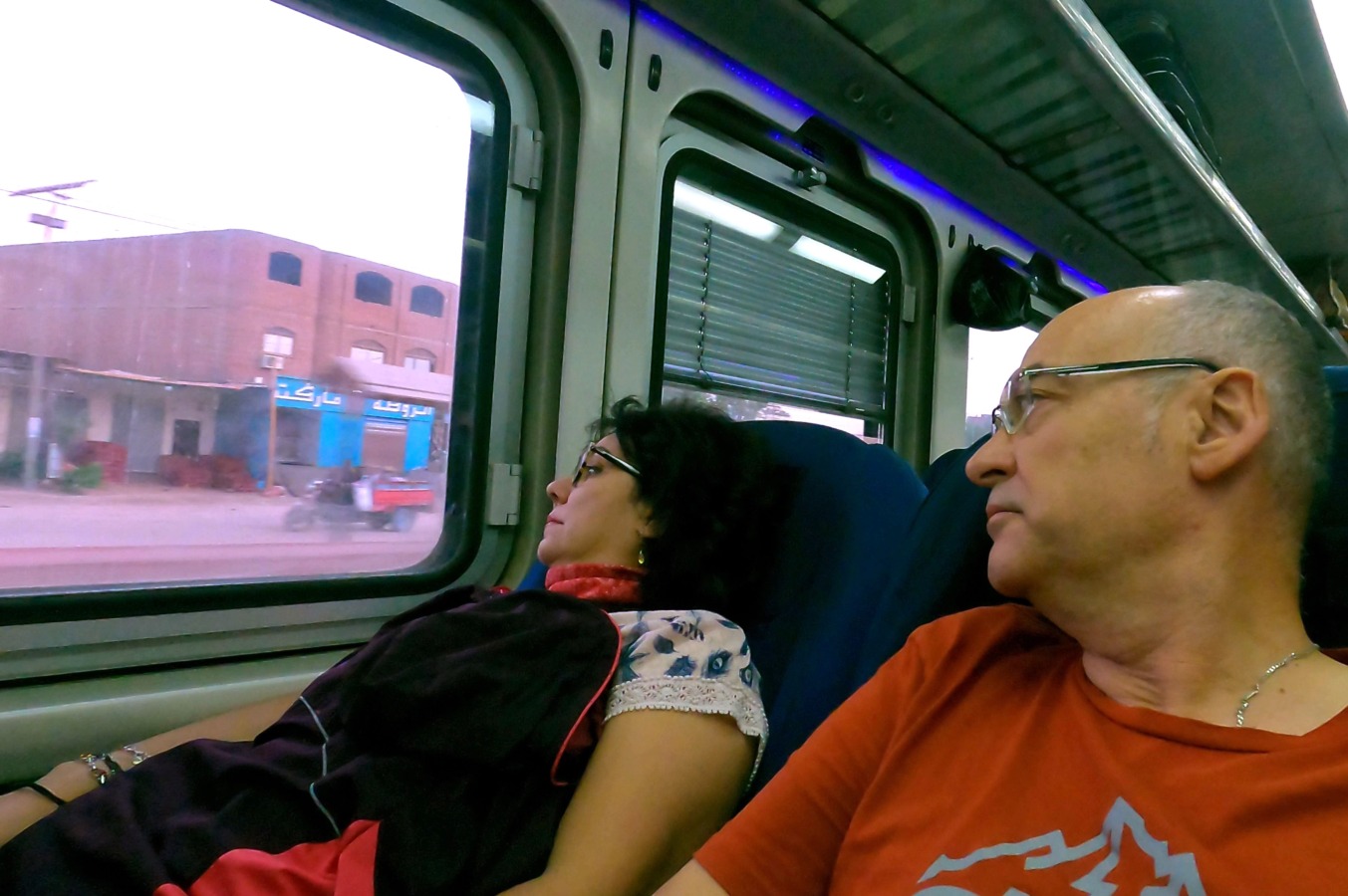 En el tren dirección a Asún en el vagón de Primera clase. Egipto.