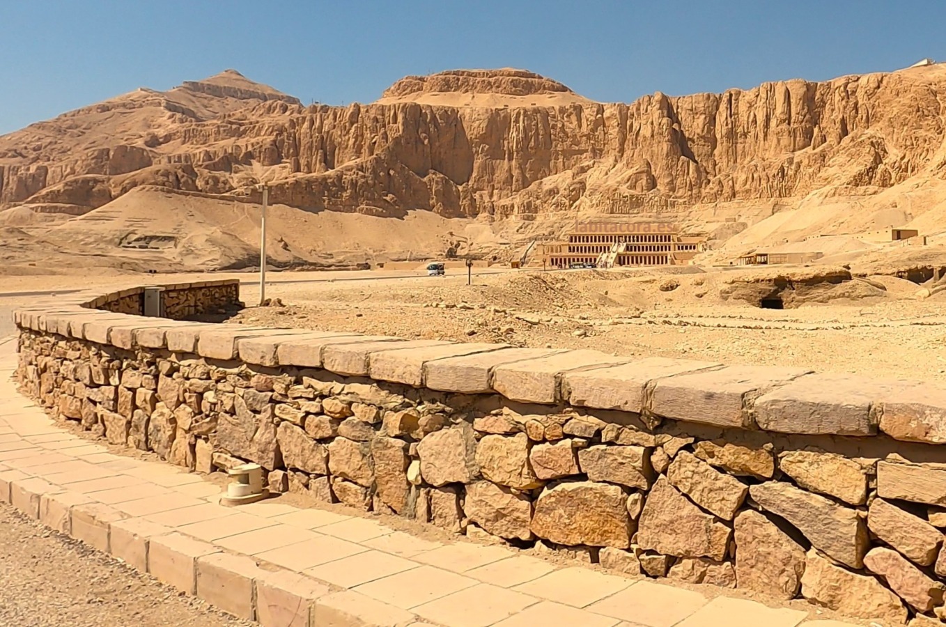 Djeser-Djeseru o el templo funerario de Hatshepsut, Lúxor. Egipto.