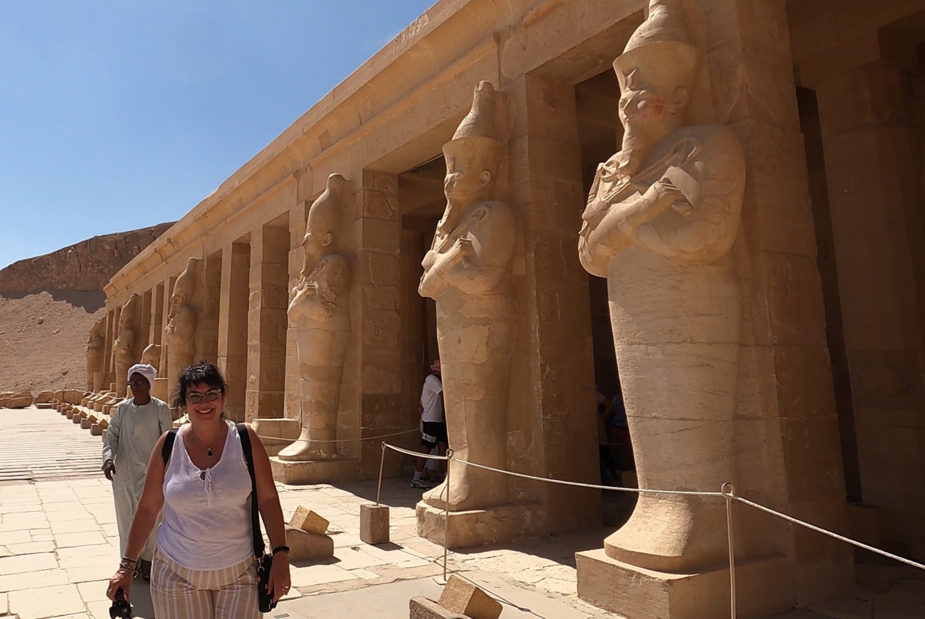 En el templo funerario de la faraón Hatshepsut. Lúxor. Egipto.