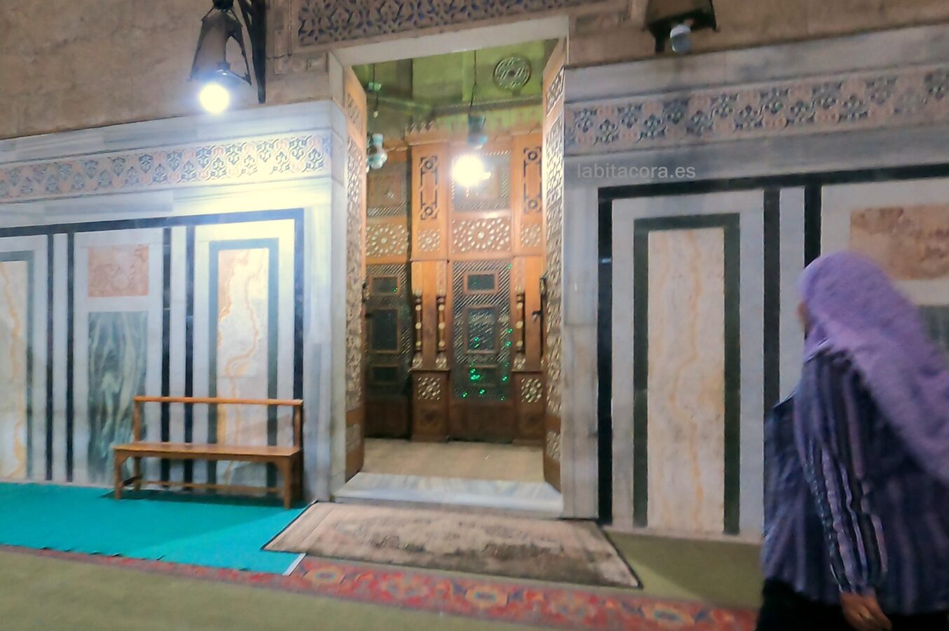 La entrada a los mausoleos de la Mezquita Al Refai en El Cairo.
