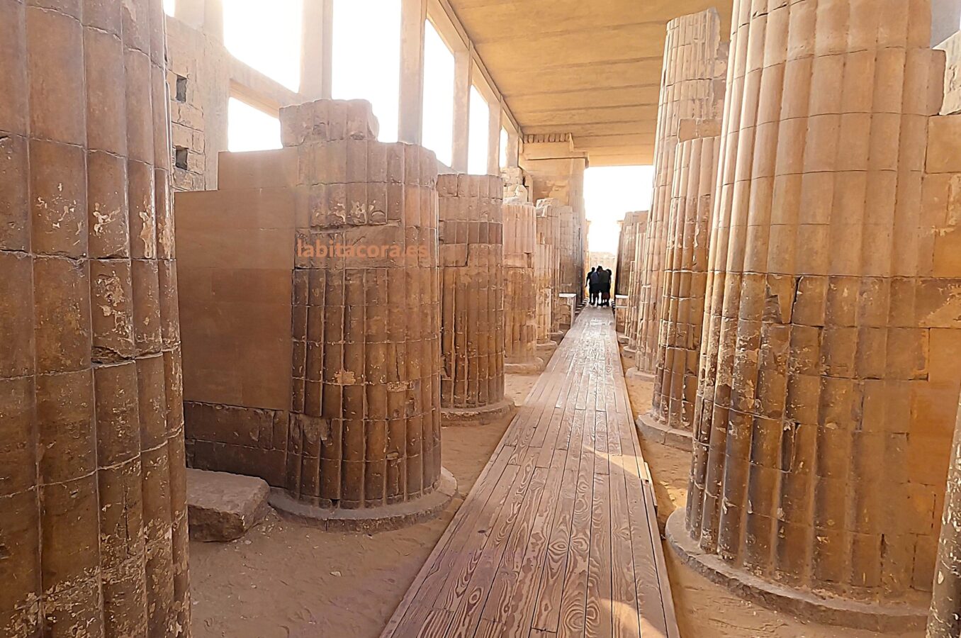 El Complejo funerario del faraón Zoser en Saqqara. Egipto