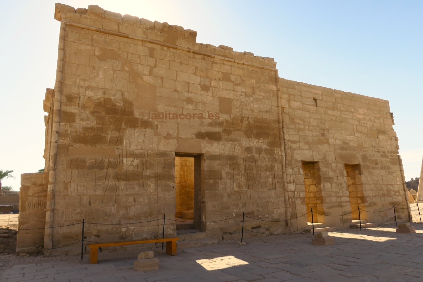 Las capillas de las tres princesas donde están sus tumbas en Medinet Habu en Lúxor, Egipto.