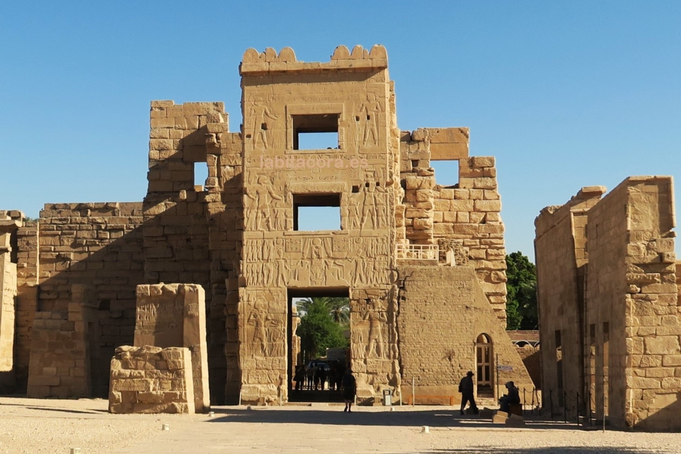 Las estancias de las esposas y las concubinas de Ramsés III de Medinet Habu en Lúxor, en Egipto.