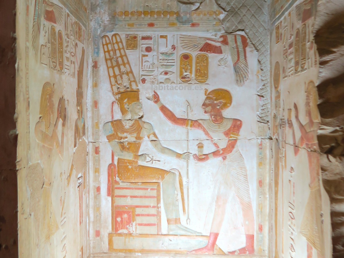 Capilla del dios Amón-Ra en el templo de Seti I en Abidos, Egipto