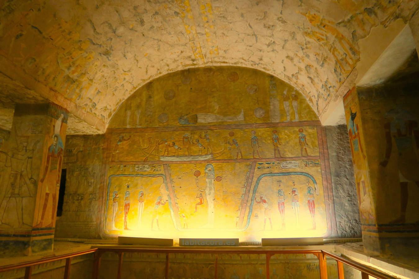 En la sala mortuoria de Tausert la (KV 14) en Lúxor. Egipto