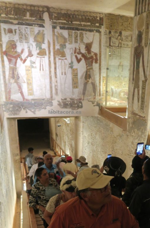 El la tumba de Ramsés III en el valle de los Reyes de Lúxor. Egipto