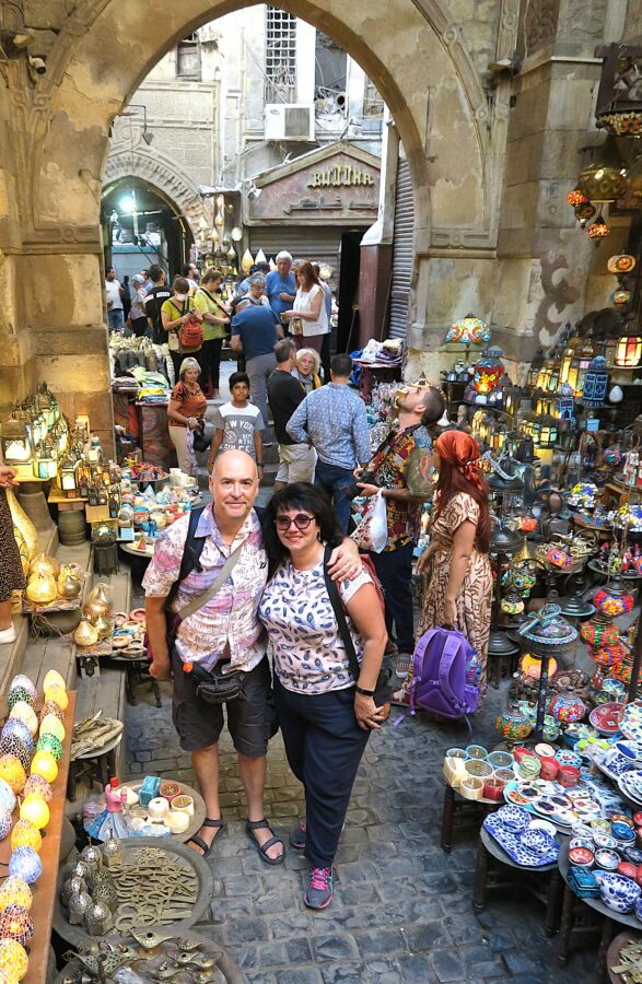Jose y yo en el Bazar de Khan el-Khalili de El Cairo, Egipto.