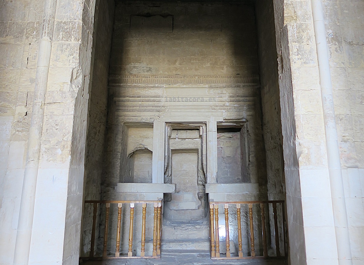 El sanctasanctórum del templo de Qarun en El Fayum, Egipto.
