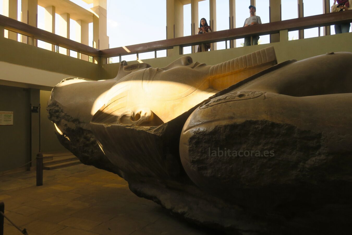 El coloso de Ramsés II de Menfis, El Cairo. Egipto.