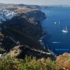 Fira, la capital de Santorini, esta a 260 metros de desnivel, sobre el nivel del mar.