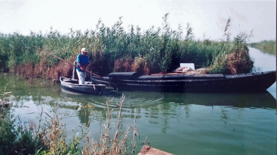 Mi padre con sus barcas en La Albufera, Valencia. España